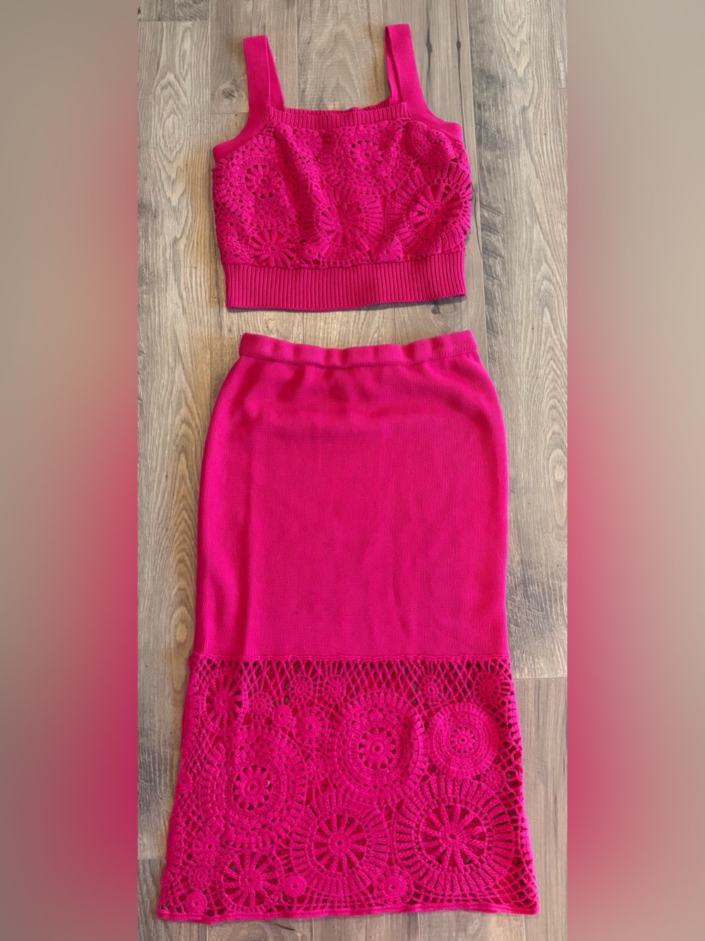 House of Harlow 1960 NWT Hot Pink Crochet Two-Piece Set Size Small - Picture 2 of 8